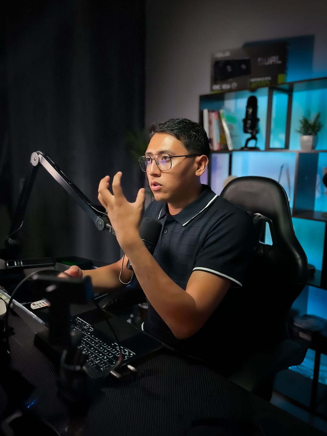 Diego Cabrera grabando el podcast Monetiza